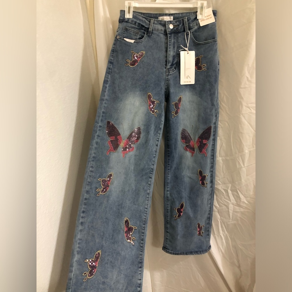 Whimsical pink sequin embroidered‎ butterflies wide leg jeans size 9 brand new